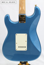 Cargar imagen en el visor de la galería, Squier 40th Anniversary Gold Edition Stratocaster Lake Placid Blue