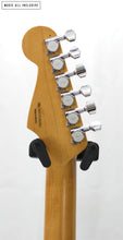 Cargar imagen en el visor de la galería, Fender Kurt Cobain Jaguar Mex 3-Color Sunburst