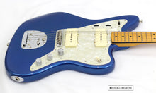 Cargar imagen en el visor de la galería, Fender American Ultra Jazzmaster Cobra Blue