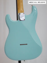 Cargar imagen en el visor de la galería, Fender Noventa Stratocaster P90 Mex Daphne Blue