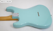 Cargar imagen en el visor de la galería, Fender Noventa Stratocaster P90 Mex Daphne Blue