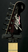 Cargar imagen en el visor de la galería, Fender Japan Limited Edition Hm Strat Flash Pink