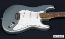 Cargar imagen en el visor de la galería, —Sold—Fender Stratocaster Player Silver 2019 Mex
