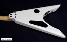 Cargar imagen en el visor de la galería, Fernandes Vortex X08 Hh White Flying V