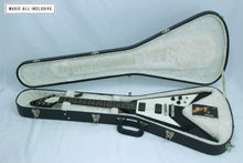 Cargar imagen en el visor de la galería, --Sold--Gibson Flying V Standard Ebony '04