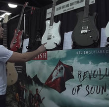 Cargar imagen en el visor de la galería, Relish Mary Wood Alder Shady Black 001