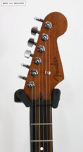 Cargar imagen en el visor de la galería, Fender American Acoustasonic Jazzmaster Tungsten
