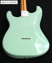 Cargar imagen en el visor de la galería, —Sold—Fender Tom Delonge Stratocaster Mex Surf Green