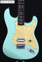 Cargar imagen en el visor de la galería, —Sold—Fender Tom Delonge Stratocaster Mex Surf Green