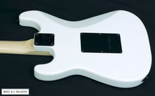 Cargar imagen en el visor de la galería, Jackson X Series Adrian Smith Signature Sdxm Snow White
