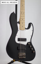 Cargar imagen en el visor de la galería, Squier Contemporary Active Jazz Bass V Hh Mn Flat Black