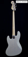 Cargar imagen en el visor de la galería, Squier Paranormal Jazz Bass '54 White