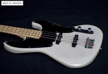 Cargar imagen en el visor de la galería, Squier Paranormal Jazz Bass '54 White