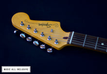 Cargar imagen en el visor de la galería, Squier J Mascis Jazzmaster Vintage White