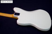 Cargar imagen en el visor de la galería, Squier J Mascis Jazzmaster Vintage White