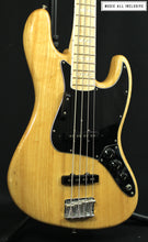 Cargar imagen en el visor de la galería, Fender American Original '70s Jazz Bass Maple Fretboard Natural
