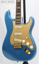 Cargar imagen en el visor de la galería, Squier 40th Anniversary Gold Edition Stratocaster Lake Placid Blue
