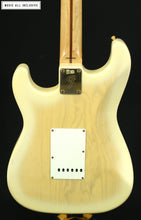 Cargar imagen en el visor de la galería, Fender Stratocaster Japan Richie Kotzen Transparent White Burst
