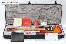 Cargar imagen en el visor de la galería, Fender American Ultra Luxe Stratocaster Plasma Red Burst
