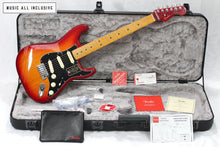 Cargar imagen en el visor de la galería, Fender American Ultra Luxe Stratocaster Plasma Red Burst
