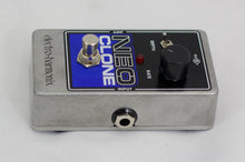 Cargar imagen en el visor de la galería, Electro Harmonix Neo Clone Chorus analog
