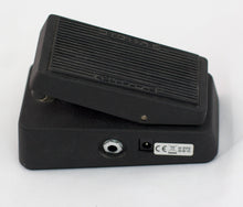 Cargar imagen en el visor de la galería, Dunlop Cry Baby Mini 535q Wah Pedal
