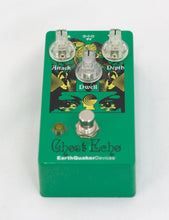 Cargar imagen en el visor de la galería, Earthquaker Devices Limited Edition Brain Dead Ghost Echo
