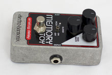 Cargar imagen en el visor de la galería, Electro Harmonix Memory Toy Analog Delay W/ Modulation Pedal
