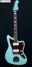 Cargar imagen en el visor de la galería, --Sold--Fender Classic Jazzmaster Limited Edition 60th Anniversary
