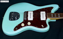 Cargar imagen en el visor de la galería, --Sold--Fender Classic Jazzmaster Limited Edition 60th Anniversary
