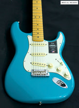 Cargar imagen en el visor de la galería, —Sold—Fender American Professional II Stratocaster Miami Blue
