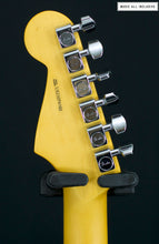 Cargar imagen en el visor de la galería, —Sold—Fender American Professional II Stratocaster Miami Blue
