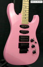 Cargar imagen en el visor de la galería, Fender Japan Limited Edition Hm Strat Flash Pink
