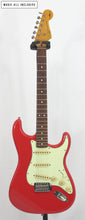 Cargar imagen en el visor de la galería, Squier Simon Neil Stratocaster Biffy Clyro Signature
