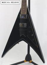 Cargar imagen en el visor de la galería, LTD V-500 Flying V Gloss Black
