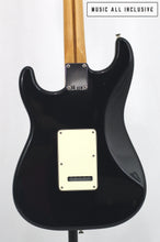 Cargar imagen en el visor de la galería, —Sold—Fender Stratocaster Standard MiM Black
