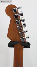 Cargar imagen en el visor de la galería, Fender American Acoustasonic Jazzmaster Tungsten

