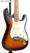 Cargar imagen en el visor de la galería, Fender Stratocaster American Plus Deluxe Sunburst 93'
