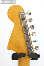 Cargar imagen en el visor de la galería, Fender Jaguar ’66 Reissue Jap Sunburst

