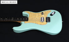 Cargar imagen en el visor de la galería, —Sold—Fender Tom Delonge Stratocaster Mex Surf Green
