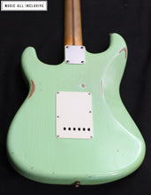 Cargar imagen en el visor de la galería, Fender Vintera Road Worn '50s Stratocaster Mex Surf Green

