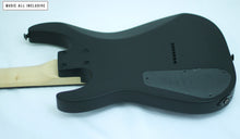 Cargar imagen en el visor de la galería, —Sold—Jackson Js22-7 Dinky 7 Cuerdas Matte Black

