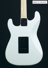 Cargar imagen en el visor de la galería, Jackson X Series Adrian Smith Signature Sdxm Snow White
