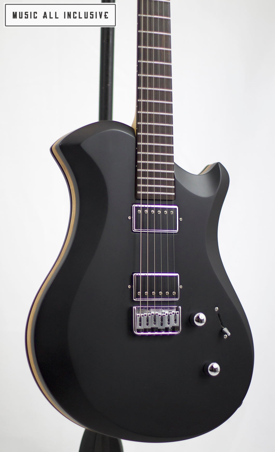 Relish Mary Wood Alder Shady Black 001