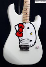 Cargar imagen en el visor de la galería, Squier Fender X Hello Kitty White Stratocaster
